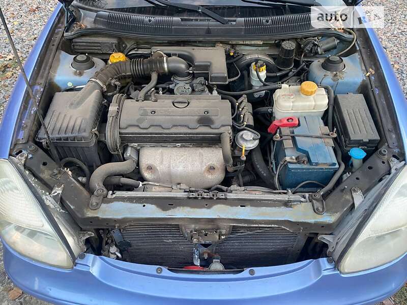 Седан Daewoo Nubira 2003 в Кривом Роге