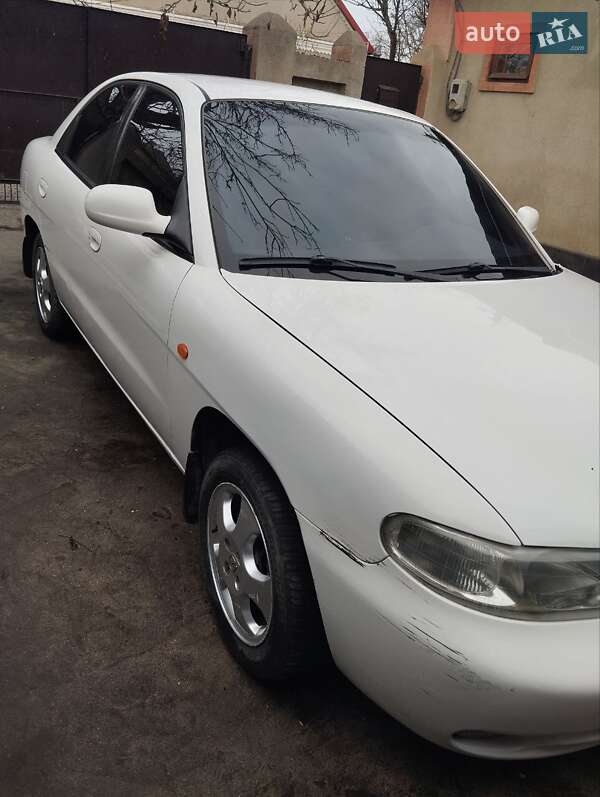 Седан Daewoo Nubira 1998 в Ізмаїлі