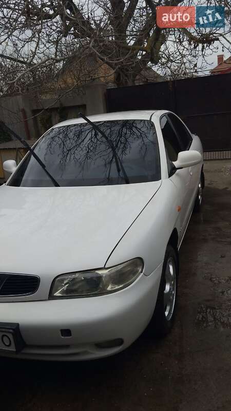 Седан Daewoo Nubira 1998 в Ізмаїлі