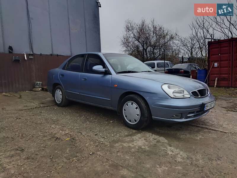 Седан Daewoo Nubira 2003 в Черноморске