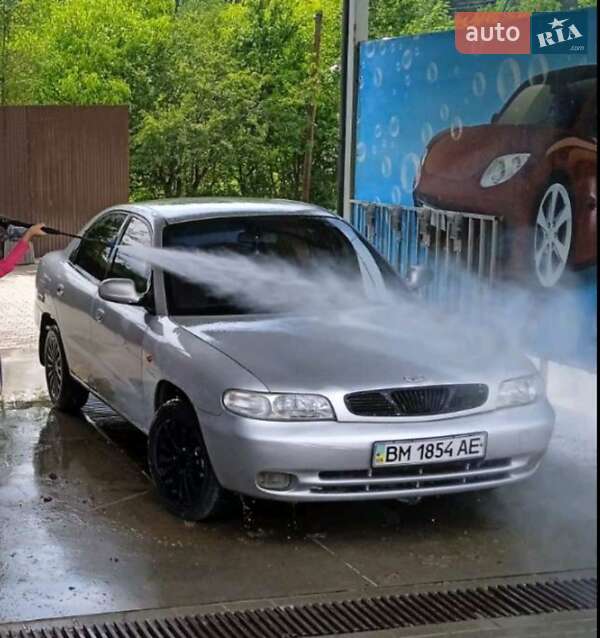 Седан Daewoo Nubira 1998 в Верховині