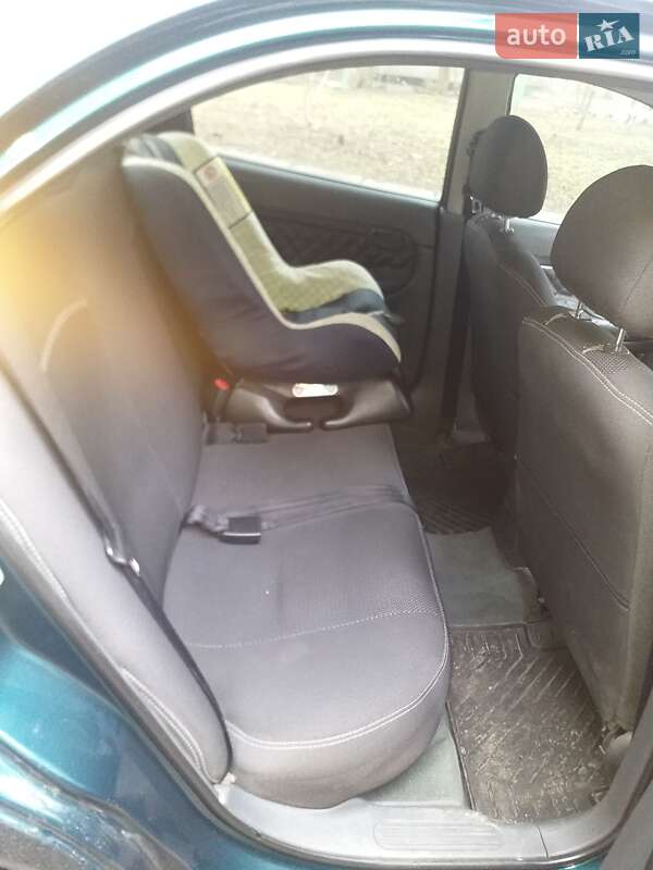 Седан Daewoo Nubira 1998 в Дніпрі