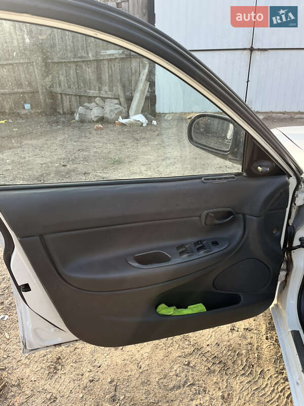 Седан Daewoo Nubira 1998 в Лебедине
