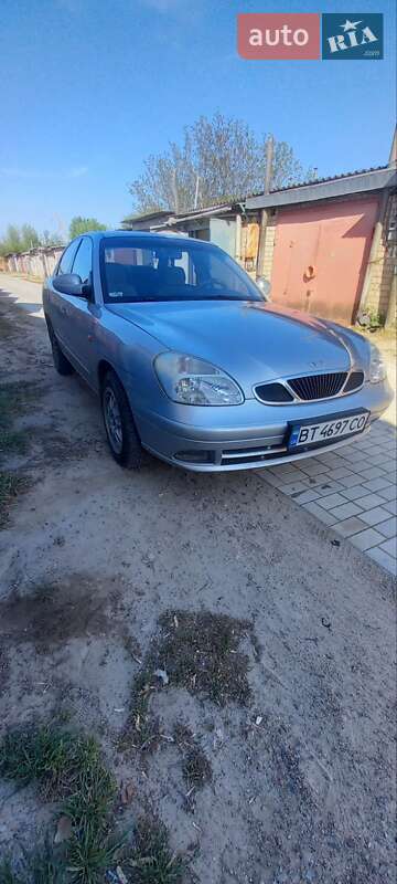Седан Daewoo Nubira 2003 в Херсоне