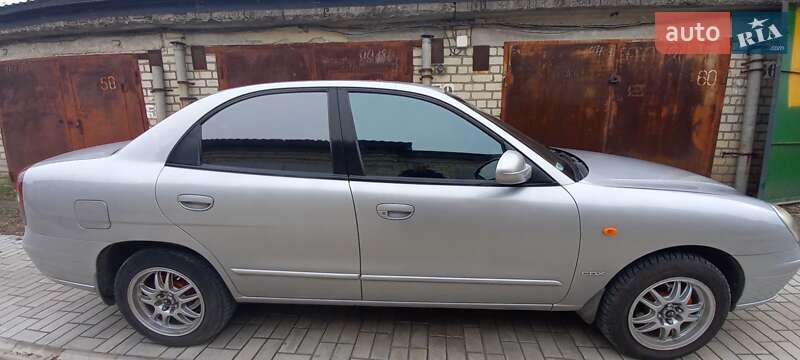 Седан Daewoo Nubira 2003 в Херсоне