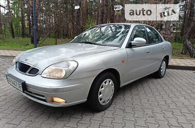 Седан Daewoo Nubira 2003 в Бучі