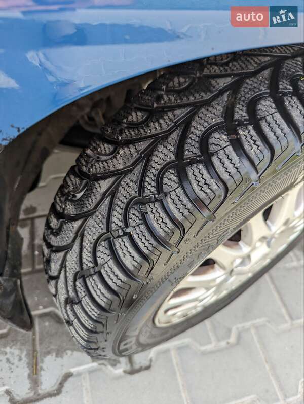 Седан Daewoo Nubira 2000 в Пустомытах