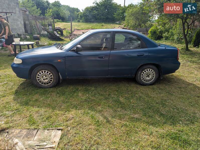 Седан Daewoo Nubira 2000 в Пустомытах