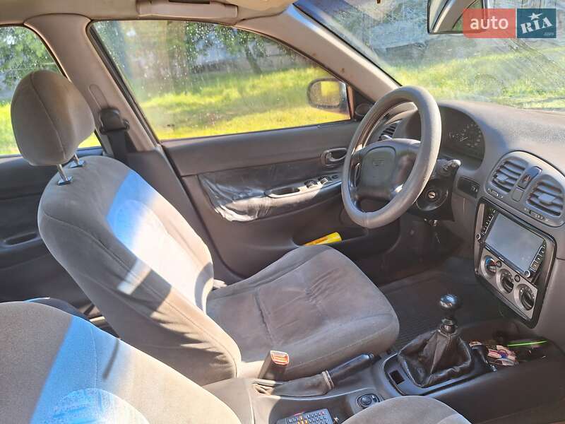 Седан Daewoo Nubira 1998 в Кривом Роге