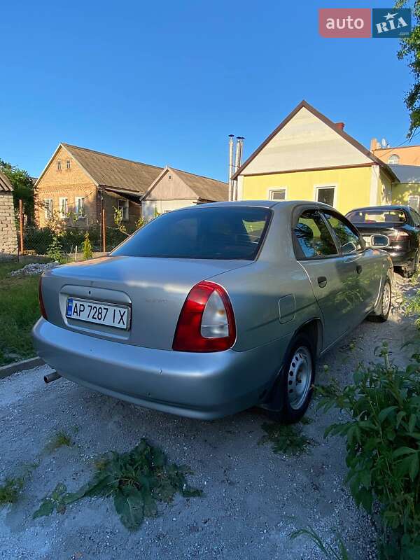 Седан Daewoo Nubira 1998 в Запорожье