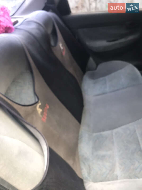 Седан Daewoo Nubira 1998 в Сумах
