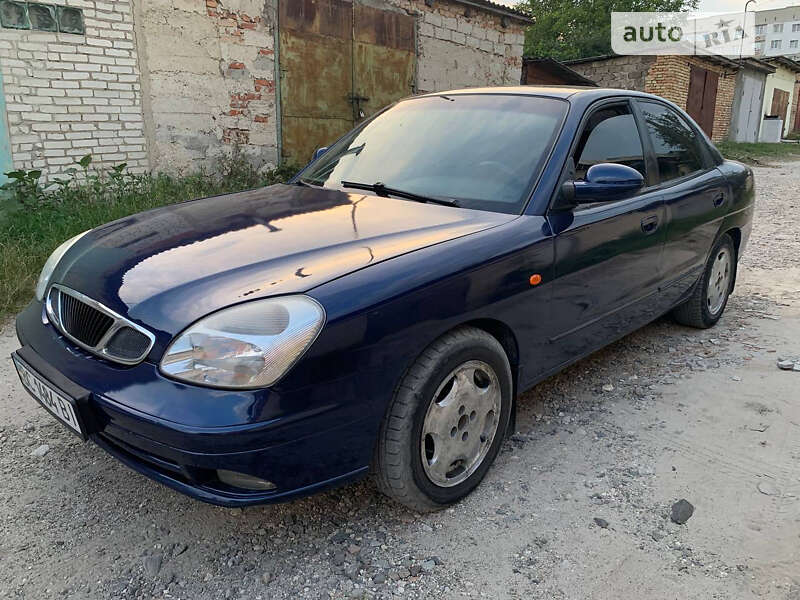 Седан Daewoo Nubira 2001 в  фото Седан Daewoo Nubira 2001 в