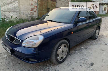Седан Daewoo Nubira 2001 в  Седан Daewoo Nubira 2001 в