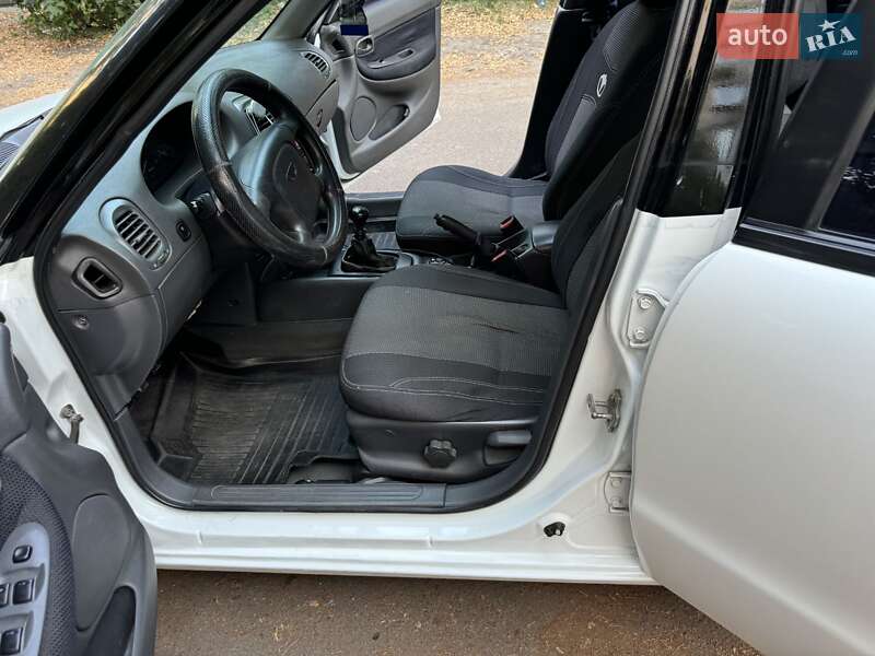 Седан Daewoo Nubira 1998 в Киеве