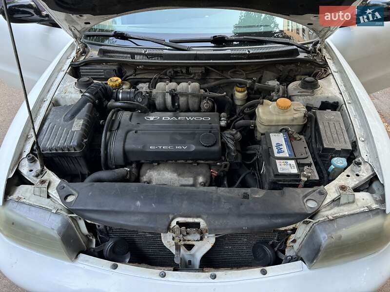 Седан Daewoo Nubira 1998 в Киеве