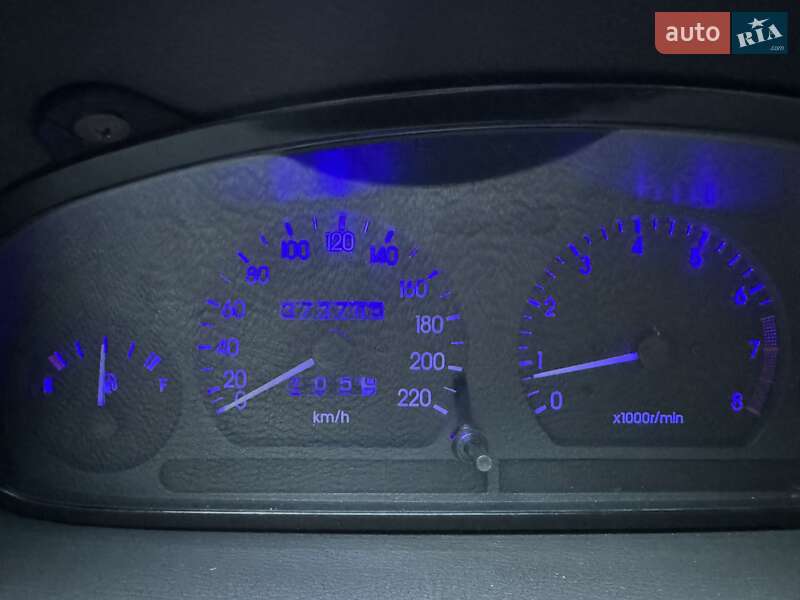 Седан Daewoo Nubira 1998 в Киеве