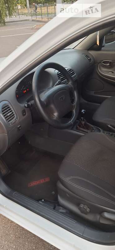 Седан Daewoo Nubira 1998 в Харькове