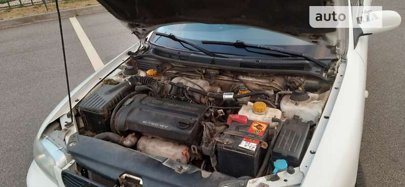 Седан Daewoo Nubira 1998 в Харькове