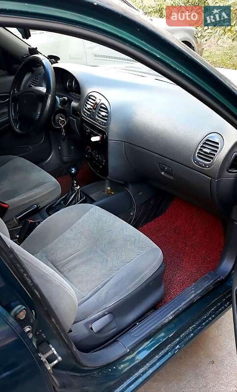 Седан Daewoo Nubira 1998 в Березовке