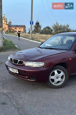 Седан Daewoo Nubira 1998 в Херсоне