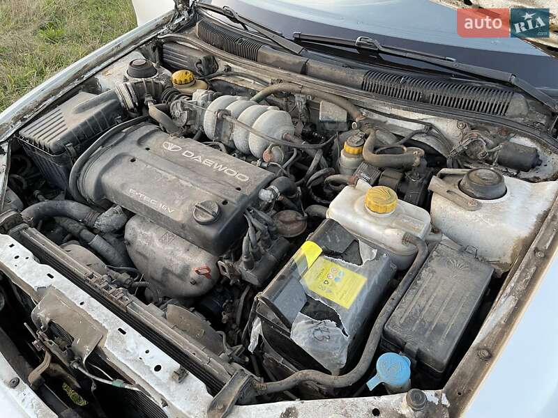 Седан Daewoo Nubira 1999 в Львові