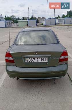 Седан Daewoo Nubira 2003 в Южноукраинске