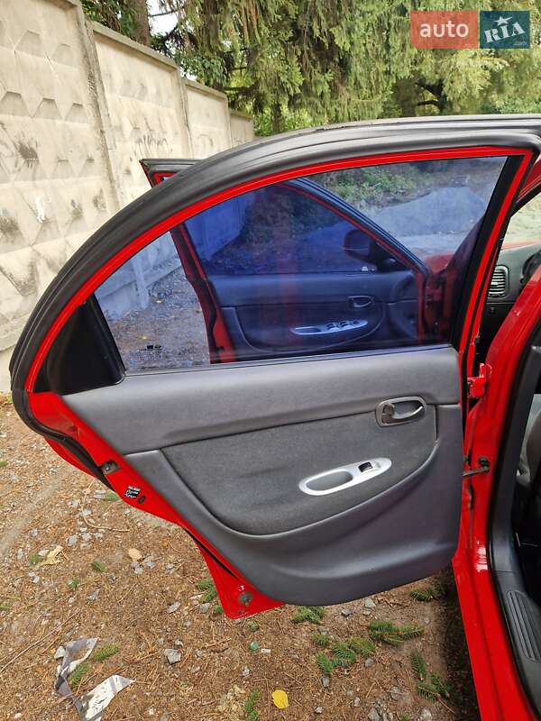 Седан Daewoo Nubira 1998 в Хмельницькому