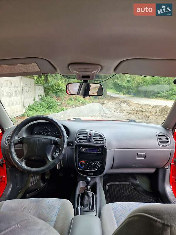 Седан Daewoo Nubira 1998 в Хмельницькому