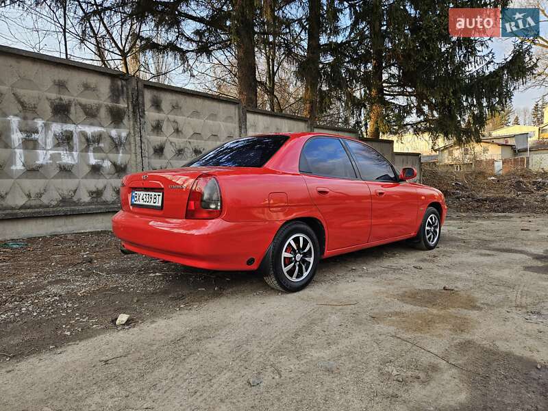 Седан Daewoo Nubira 1998 в Хмельницькому