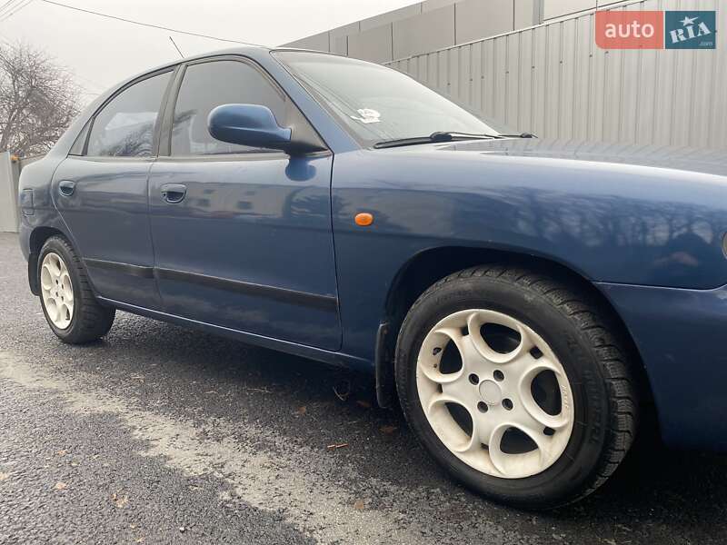 Хэтчбек Daewoo Nubira 1998 в Днепре
