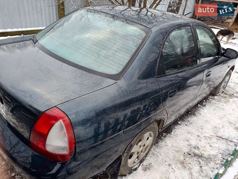 Седан Daewoo Nubira 1998 в 