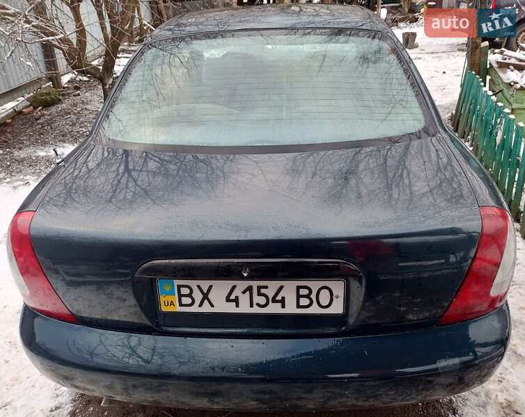 Седан Daewoo Nubira 1998 в Изяславе