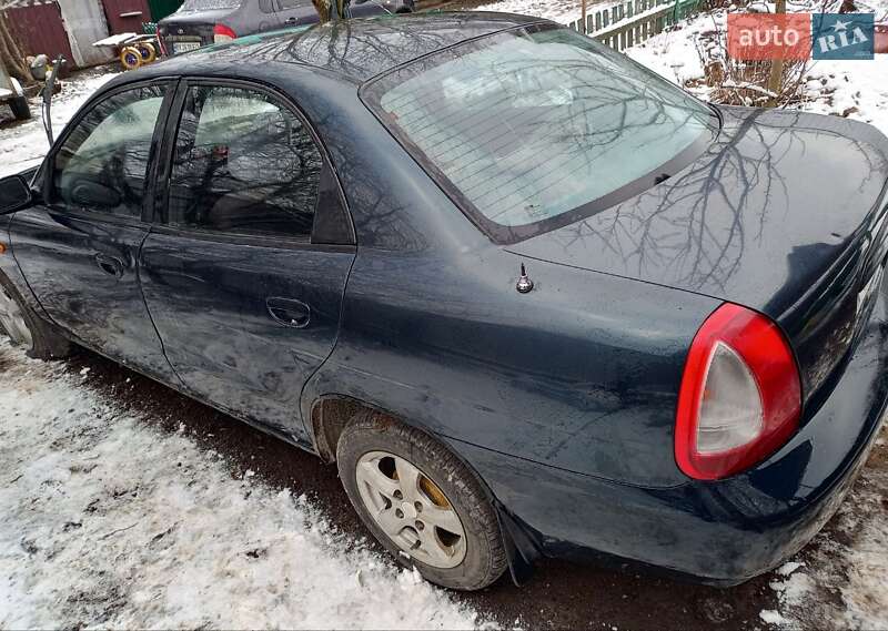 Седан Daewoo Nubira 1998 в Изяславе