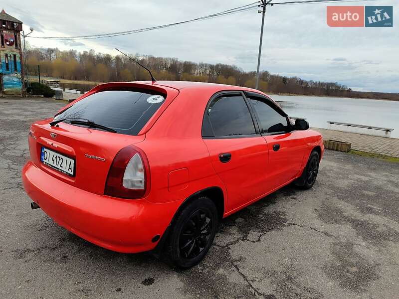 Хетчбек Daewoo Nubira 1998 в Тлумачі