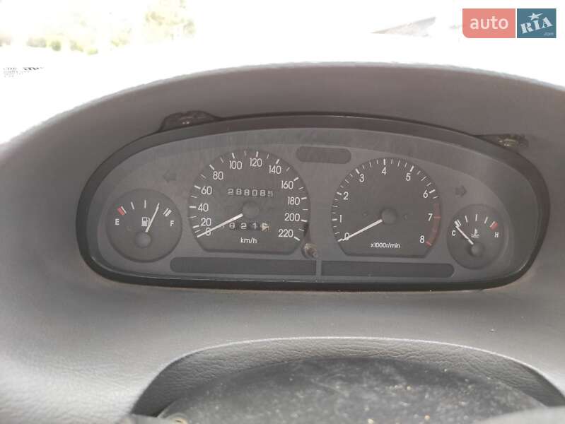 Седан Daewoo Nubira 1998 в Черкассах