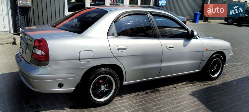 Седан Daewoo Nubira 2003 в Буче