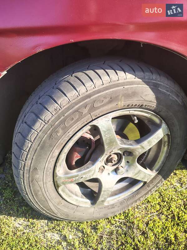 Седан Daewoo Nubira 2001 в Краснограде