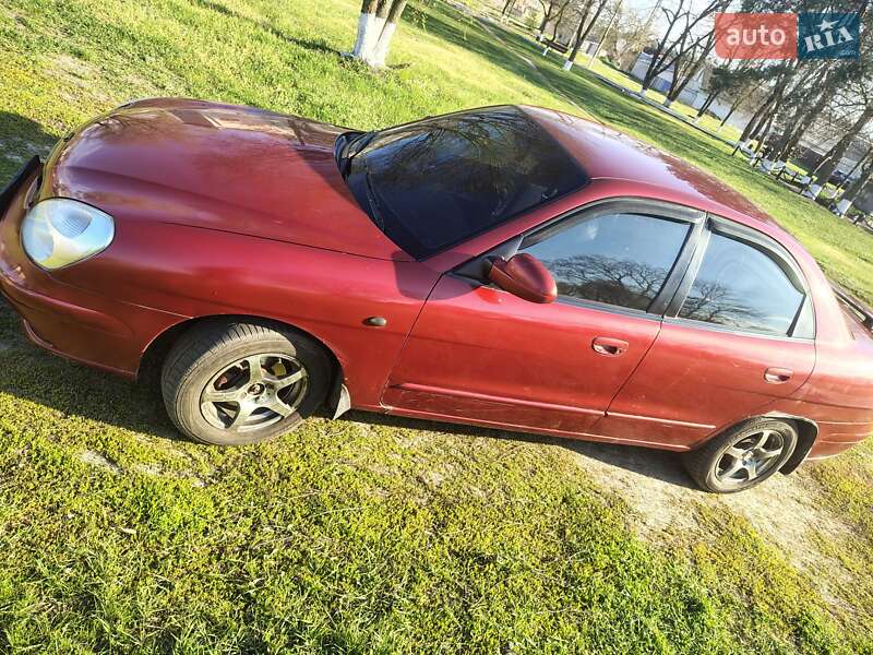 Седан Daewoo Nubira 2001 в Краснограде
