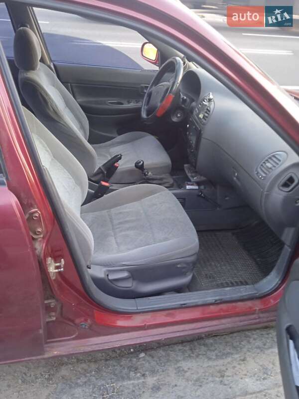 Седан Daewoo Nubira 1998 в Харкові