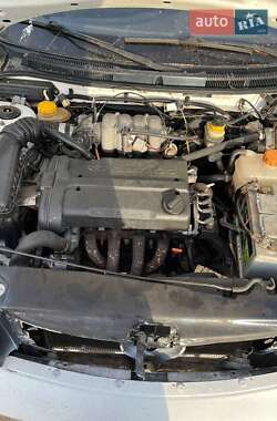 Седан Daewoo Nubira 1998 в 