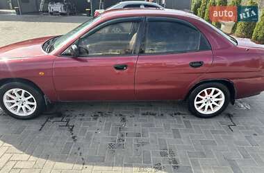 Седан Daewoo Nubira 1998 в Запоріжжі