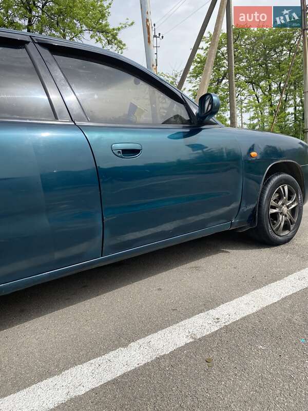 Седан Daewoo Nubira 1998 в Запорожье