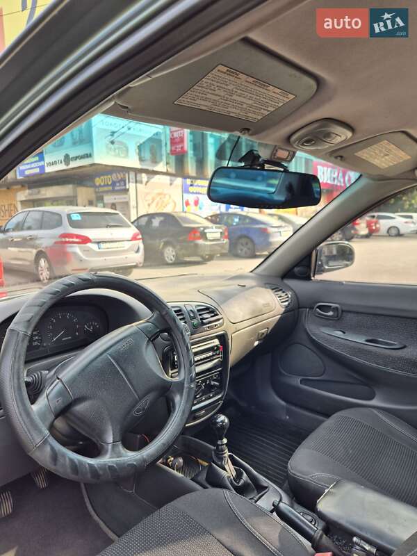 Седан Daewoo Nubira 1997 в Запорожье