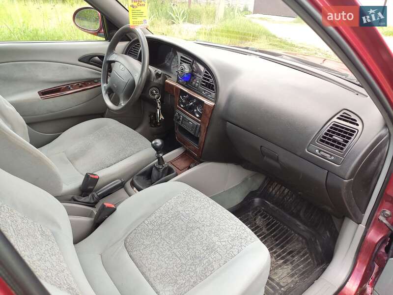 Седан Daewoo Nubira 2003 в Дніпрі