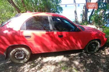 Хэтчбек Daewoo Nubira 1998 в 