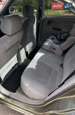 Седан Daewoo Nubira 2003 в 