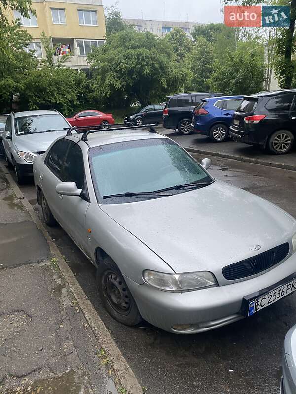 Седан Daewoo Nubira 1998 в Львове