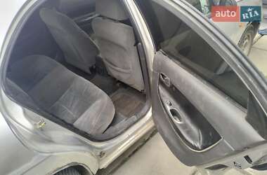 Хетчбек Daewoo Nubira 1998 в 