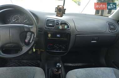 Седан Daewoo Nubira 1998 в 