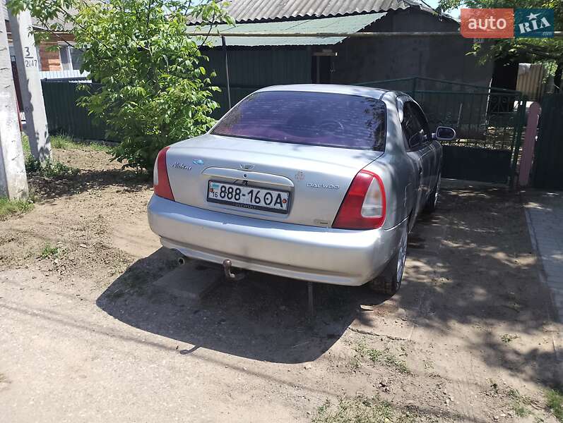 Седан Daewoo Nubira 1999 в Ананьеве